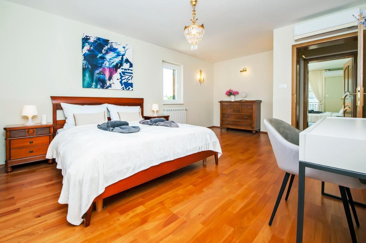 Villa Francesco โรวีน ภายนอก รูปภาพ